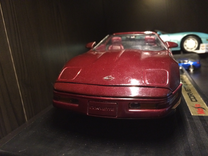 The other Maisto 1/18th C4 is in the background, as well as the Ion. This shelf serves as my C4 shrine. I love the C4.